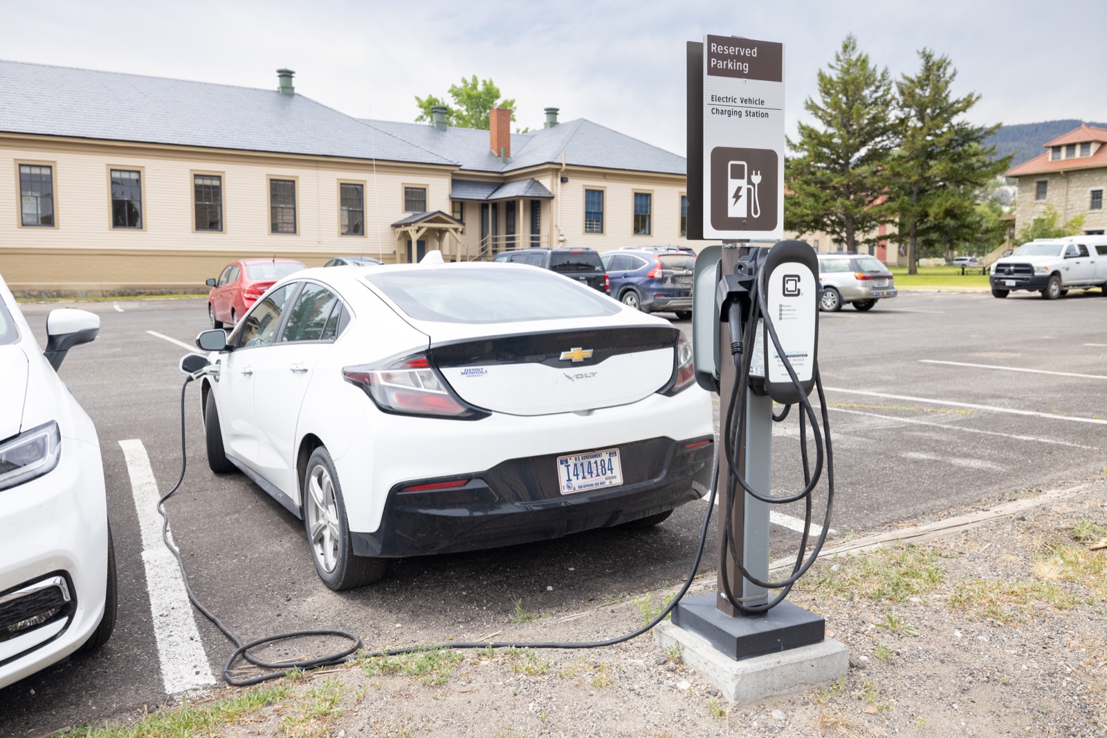 Electric vehicle connected to a commercial charging station